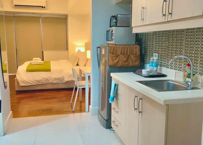 Mosaic Tower Apartment *