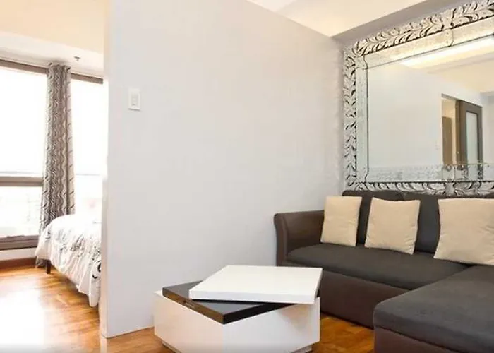 Mosaic Tower Apartment *